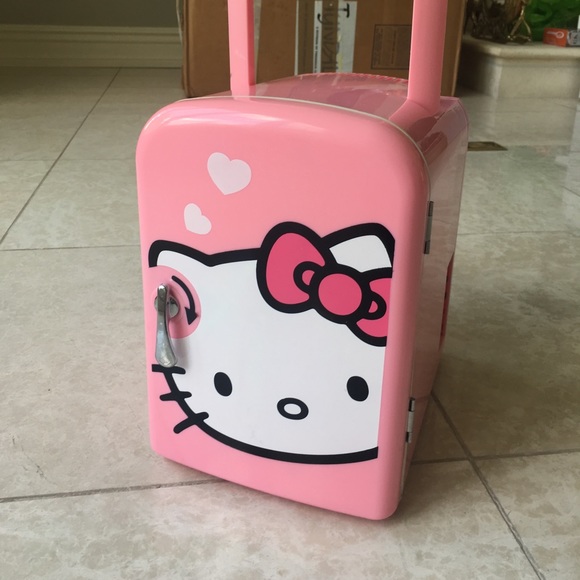 Pink Hello Kitty Mini Fridge munimoro.gob.pe
